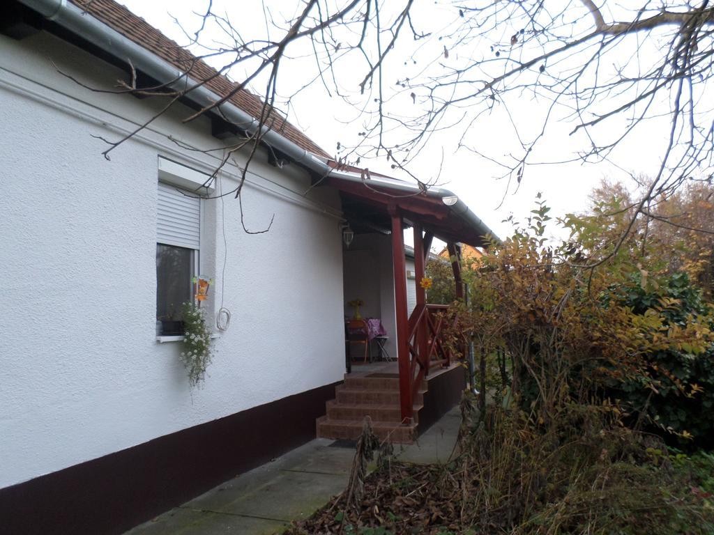 Kerekparos Es Zarandok Vendeghaz Villa Apostag Room photo